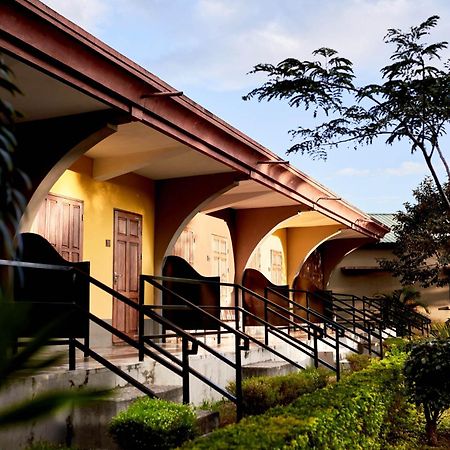 Andasibe Lemurs Lodge エクステリア 写真